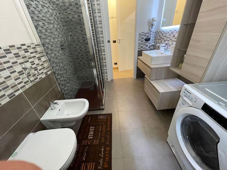 Nel Quartiere Bayres Completamente Rinnovata * Milan