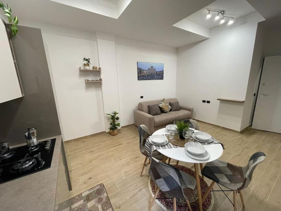 Apartment Nel Quartiere Bayres Completamente Rinnovata Mailand