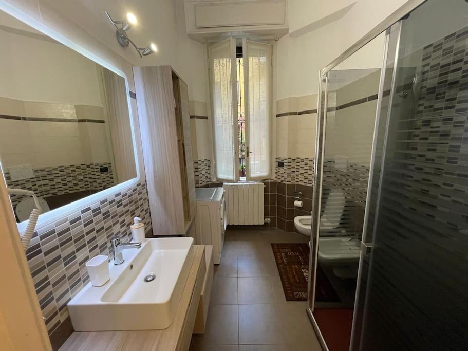 Nel Quartiere Bayres Completamente Rinnovata Apartment Milan