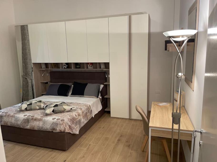 Nel Quartiere Bayres Completamente Rinnovata Apartment Milan