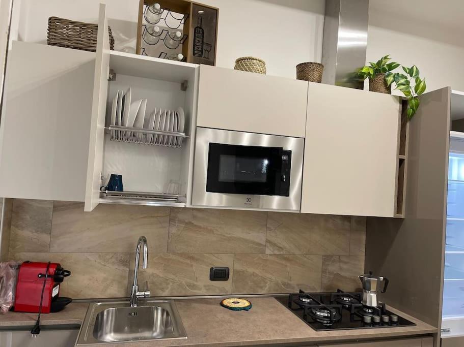 Nel Quartiere Bayres Completamente Rinnovata * Milan